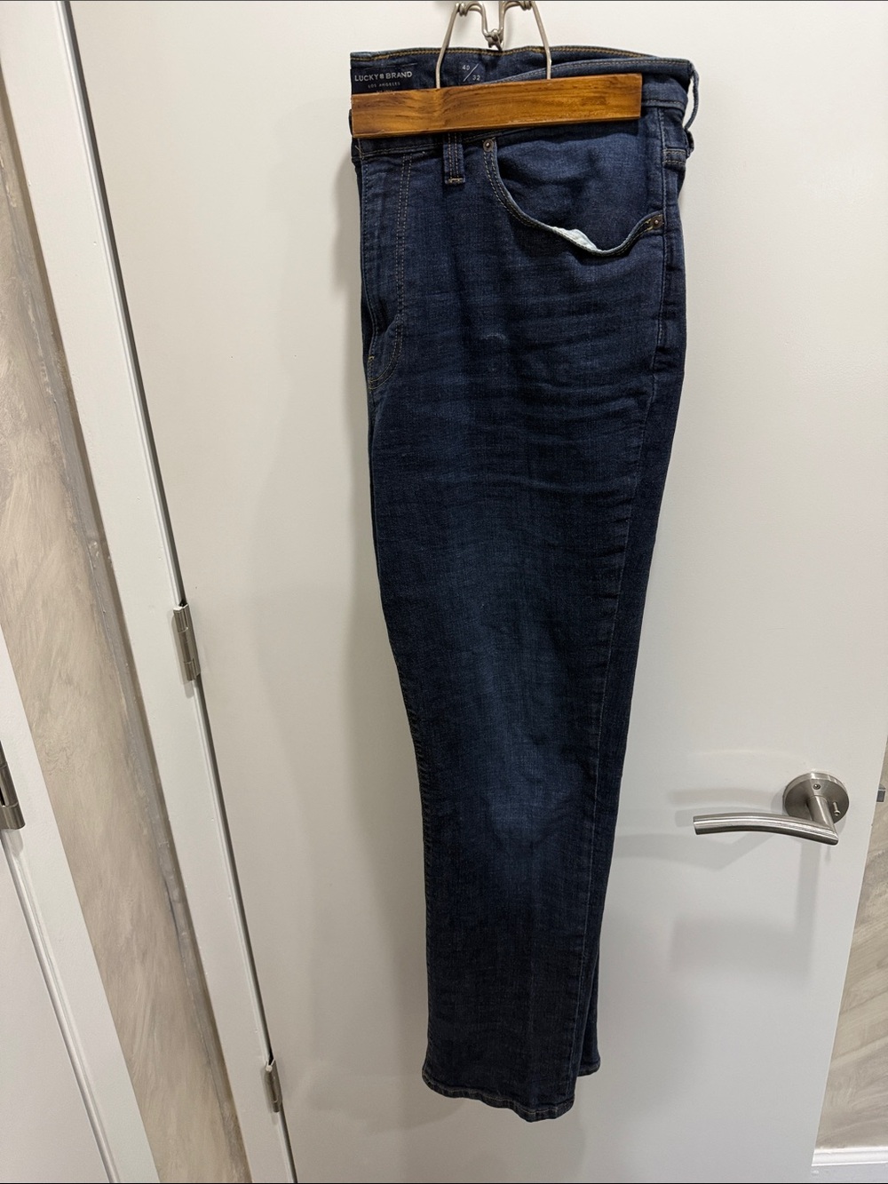 Lucky Brand Men’s Athletic Fit Straight Jeans in Dark Indigo